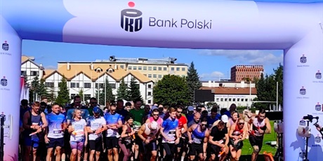 Powiększ grafikę: 10-pko-bieg-charytatywny--711398.jpg