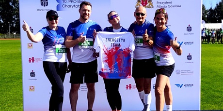 Powiększ grafikę: 10-pko-bieg-charytatywny--711402.jpg