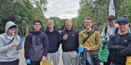 Powiększ grafikę: akcja-sprzatania-swiata-712146.jpg