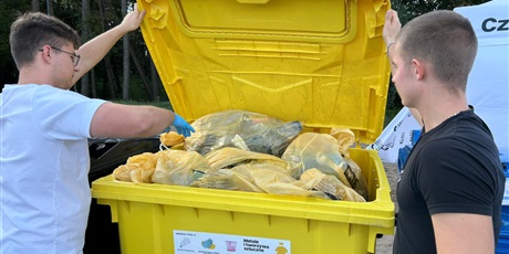 Powiększ grafikę: akcja-sprzatanie-swiata-639908.jpg