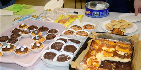 Czerwona Środa - kiermasz ciast dla Tomka