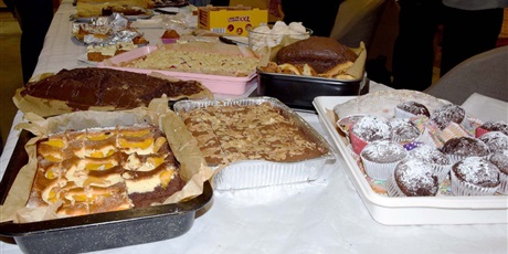 Powiększ grafikę: czerwona-sroda-kiermasz-ciast-dla-tomka-677096.jpg