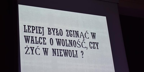 Powiększ grafikę: debata-cena-bohaterstwa-zwiazana-z-dniem-zolnierzy-niezlomnych-680667.jpg