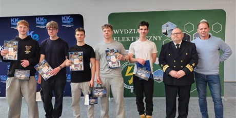 Powiększ grafikę: dzien-elektryka-na-wydziale-elektrycznym-uniwersytetu-morskiego-w-gdyni-687557.jpg