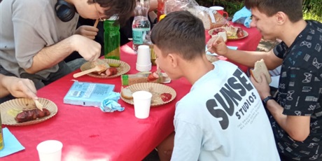 Powiększ grafikę: dzien-integracyjny-klasy-1g-637455.jpg