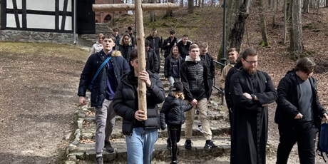 Powiększ grafikę: ekstremalna-droga-krzyzowa-zse-685515.jpg