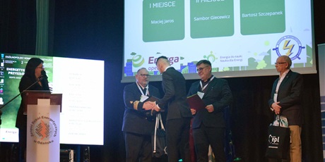 Powiększ grafikę: energetyka-przyszlosci-w-rekach-mlodych-talentow-688300.jpg