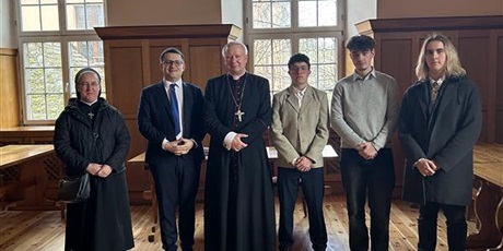 Powiększ grafikę: etap-diecezjalny-ogolnopolskiego-konkursu-wiedzy-biblijnej-gdansk-oliwa-15-04-2026-687507.jpg