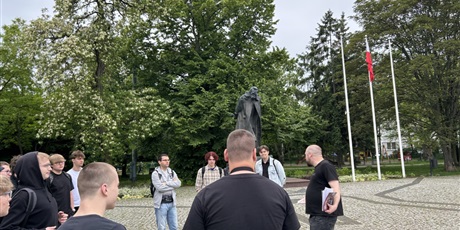 Powiększ grafikę: historyczna-gra-miejska-623893.jpg