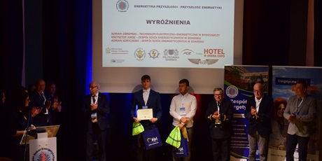 Powiększ grafikę: koferencja-podsumuwujaca-energetyka-przyszlosci-przyszlosc-energetyki-628223.jpg