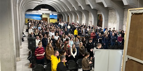 Powiększ grafikę: maturzysci-na-jasnej-gorze-710436.jpg