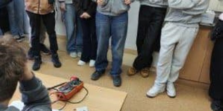 Powiększ grafikę: oprowadzanie-osmoklasistow-658882.jpg