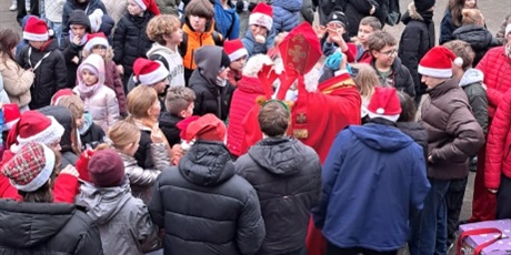 Powiększ grafikę: orszak-swietego-mikolaja-665176.jpg