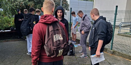 Powiększ grafikę: relacja-z-kiermaszu-podrecznikow-uzywanych-710740.jpg