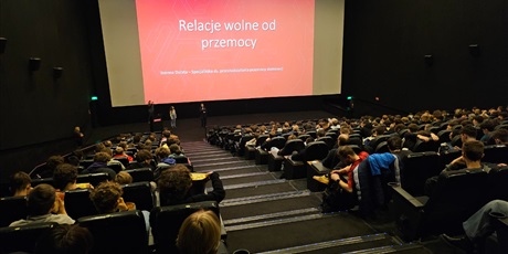 Powiększ grafikę: relacje-wolne-od-przemocy-665295.jpg