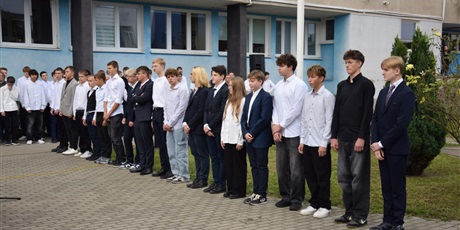 Powiększ grafikę: slubowanie-klas-pierwszych-2025-643692.jpg
