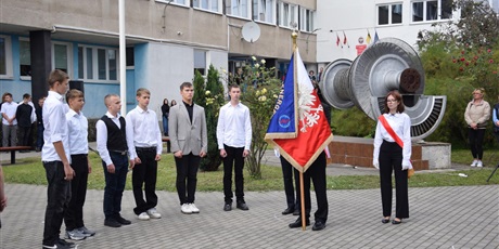 Powiększ grafikę: slubowanie-klas-pierwszych-2025-643696.jpg