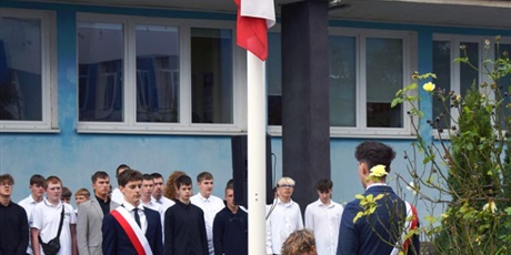 Powiększ grafikę: slubowanie-klas-pierwszych-2025-643699.jpg