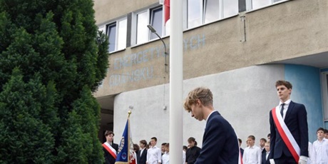 Powiększ grafikę: slubowanie-klas-pierwszych-2025-643700.jpg