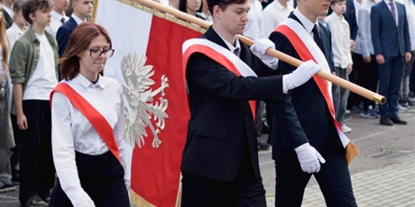 Powiększ grafikę: slubowanie-klas-pierwszych-2025-643714.jpg