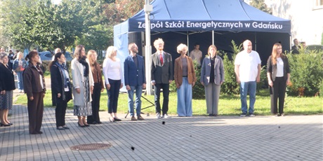 Powiększ grafikę: slubowanie-klas-pierwszych-nowi-uczniowie-oficjalnie-w-spolecznosci-zse-713832.jpg