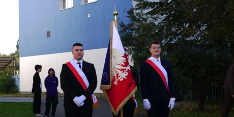 Powiększ grafikę: slubowanie-klas-pierwszych-nowi-uczniowie-oficjalnie-w-spolecznosci-zse-713840.jpg