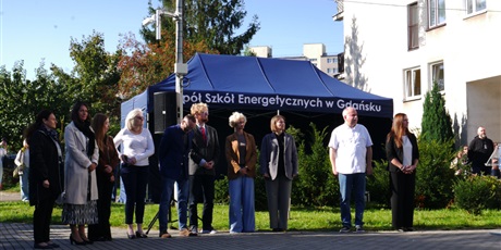 Powiększ grafikę: slubowanie-klas-pierwszych-nowi-uczniowie-oficjalnie-w-spolecznosci-zse-713841.jpg