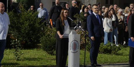 Powiększ grafikę: slubowanie-klas-pierwszych-nowi-uczniowie-oficjalnie-w-spolecznosci-zse-713856.jpg