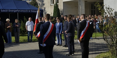 Powiększ grafikę: slubowanie-klas-pierwszych-nowi-uczniowie-oficjalnie-w-spolecznosci-zse-713860.jpg