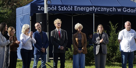 Powiększ grafikę: slubowanie-klas-pierwszych-nowi-uczniowie-oficjalnie-w-spolecznosci-zse-713865.jpg