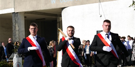 Powiększ grafikę: slubowanie-klas-pierwszych-nowi-uczniowie-oficjalnie-w-spolecznosci-zse-713878.jpg