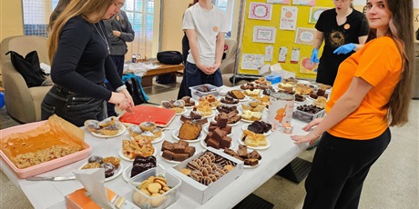 Powiększ grafikę: swiatowy-dzien-zyczliwosci-i-pozdrowien-dzien-tumbo-657344.jpg