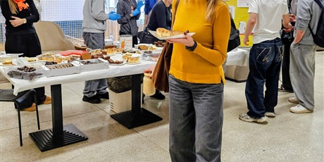 Powiększ grafikę: swiatowy-dzien-zyczliwosci-i-pozdrowien-dzien-tumbo-657347.jpg