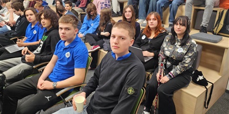 Powiększ grafikę: szkolny-klub-biznesu-energygoals-w-przestrzeni-gdansk-bay-tech-717836.jpg