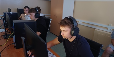 Powiększ grafikę: turniej-e-sportowy-zse-counter-strike-2-699932.jpg