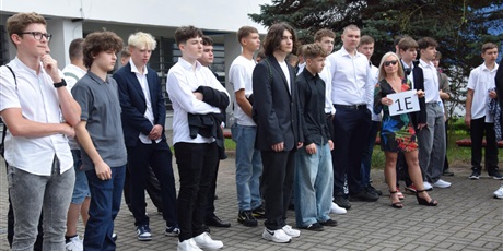 Powiększ grafikę: uroczyste-rozpoczecie-roku-szkolnego-2025-2026-636224.jpg
