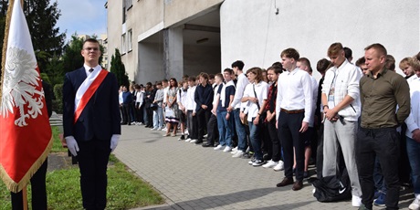 Powiększ grafikę: uroczyste-rozpoczecie-roku-szkolnego-2025-2026-636246.jpg