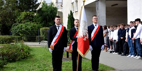 Powiększ grafikę: uroczyste-rozpoczecie-roku-szkolnego-2025-2026-636252.jpg