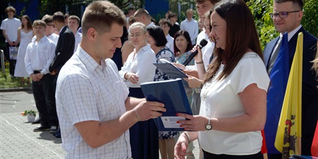 Powiększ grafikę: uroczyste-zakonczenie-roku-szkolnego-2023-2024-545060.jpg