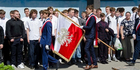 Powiększ grafikę: uroczyste-zakonczenie-roku-szkolnego-2023-2024-545072.jpg