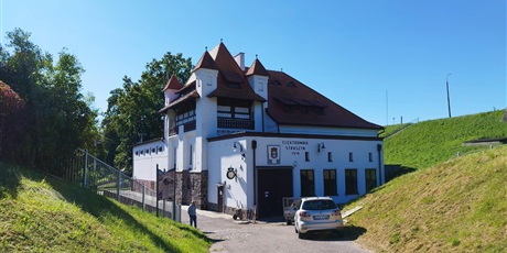 Powiększ grafikę: wycieczka-klas-4o-oraz-5o-do-elektroni-wodnych-642258.jpg