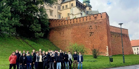 Powiększ grafikę: wycieczka-klasy-3o-do-krakowa-i-energylandii-645522.jpg