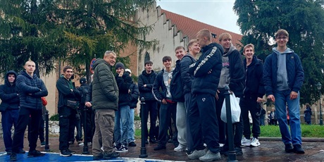 Powiększ grafikę: wycieczka-klasy-3o-do-krakowa-i-energylandii-645523.jpg