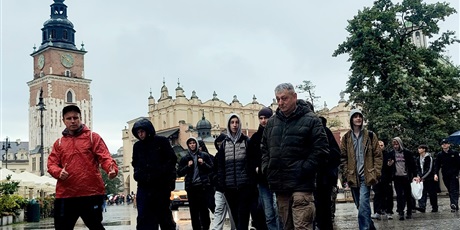 Powiększ grafikę: wycieczka-klasy-3o-do-krakowa-i-energylandii-645529.jpg