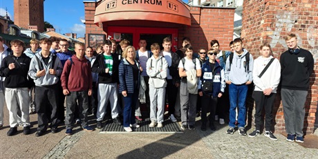 Powiększ grafikę: wyjscie-klasy-1f-638849.jpg