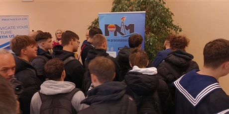 Powiększ grafikę: wyjscie-na-targi-pracy-658871.jpg