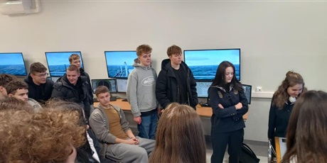 Powiększ grafikę: wyjscie-na-targi-pracy-658877.jpg