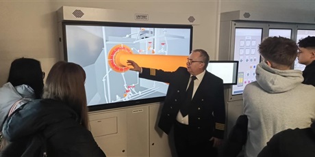 Powiększ grafikę: wyjscie-na-targi-pracy-658878.jpg