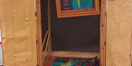 Powiększ grafikę: wystapienie-ucznia-zse-z-grupa-nie-ofaj-n4m-w-sztuce-zszyci-655251.jpg