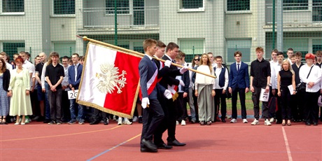 Powiększ grafikę: zakonczenie-roku-szkolnego-2024-2025-631407.jpg